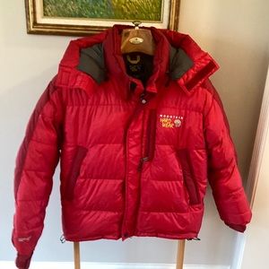 Mountain Hardwear Conduit SL Down Parka - An incredibly warm jacket!
